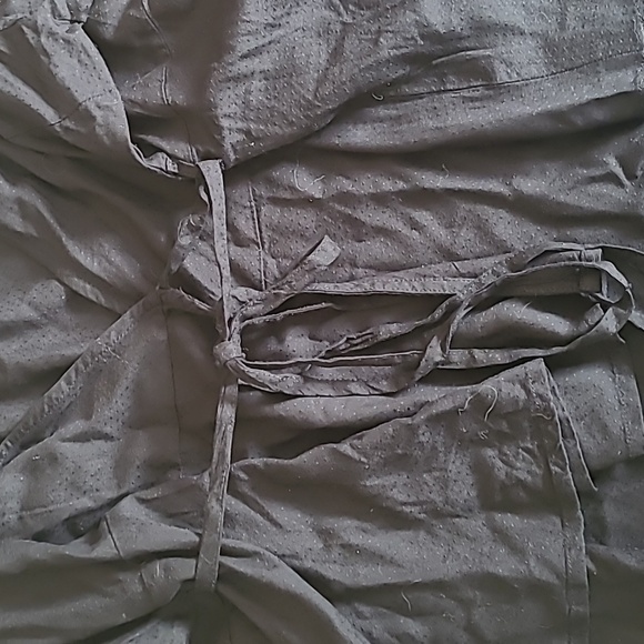 Black wrap around blouse - Picture 3 of 10